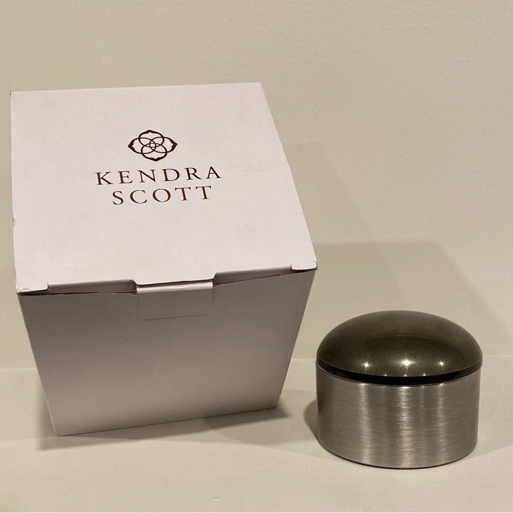Kendra Scott Decorative Trinket Box - NEVER USED!     home decor jewelry dome